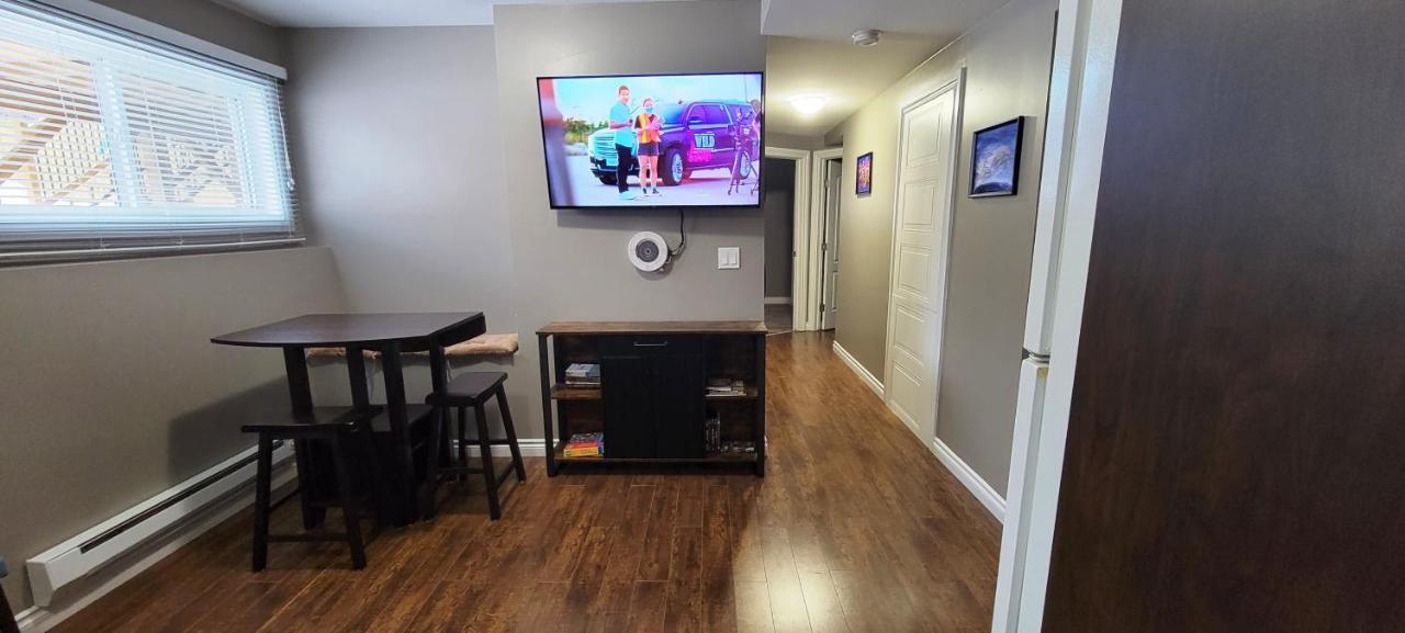 Blue Wave 2 Bedroom Suite Saskatoon Buitenkant foto
